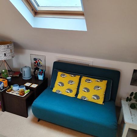 Large Light Loft Room - En Suite ブライトン エクステリア 写真